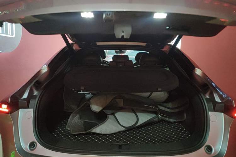 Used CHANGAN NEVO A07 2025 All-Electric "True Fragrance" Edition 710-Mile Long-Range Version Trunk