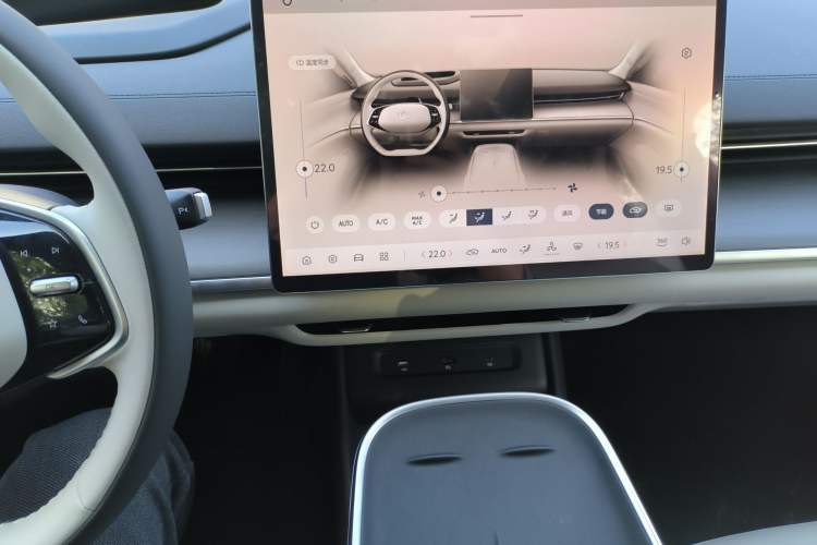 Used CHANGAN NEVO A07 2025 Blue Whale Range-Extending Model 140 Elite Version Audio And AC Panel