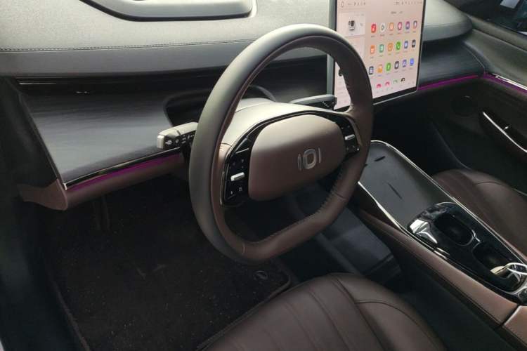 Used CHANGAN NEVO A07 2025 All-Electric "True Fragrance" Edition 710-Mile Long-Range Version Center Console
