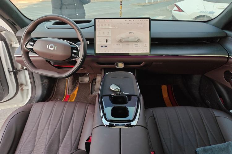 Used CHANGAN NEVO A07 2025 Blue Whale Range-Extending Version 230 Flagship Model Center Console