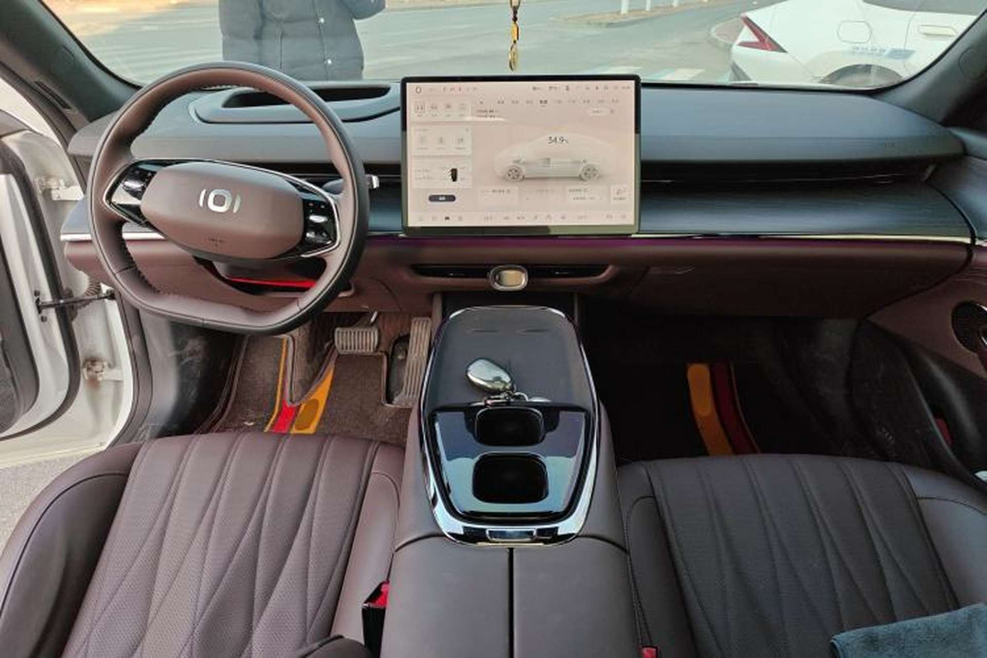 Used CHANGAN NEVO A07 2025 Blue Whale Range-Extending Version 230 Flagship Model Center Console