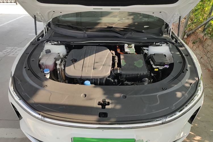Used CHANGAN NEVO A07 2025 Blue Whale Range-Extending Version 230 Flagship Model Engine Bay