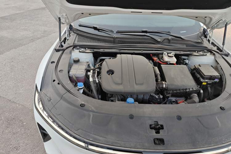 Used CHANGAN NEVO A07 2025 Blue Whale Range-Extending Version 230 Flagship Model Engine Bay Right