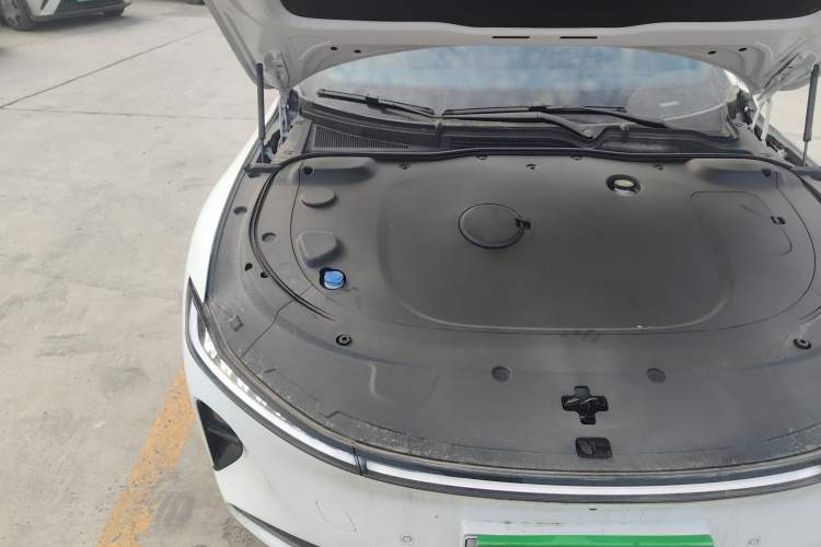 Used CHANGAN NEVO A07 2025 All-Electric "True Fragrance" Edition 710-Mile Long-Range Version Engine Bay Right