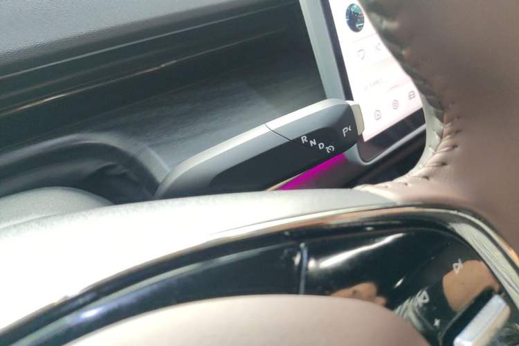 Used CHANGAN NEVO A07 2025 All-Electric "True Fragrance" Edition 710-Mile Long-Range Version Gear Lever