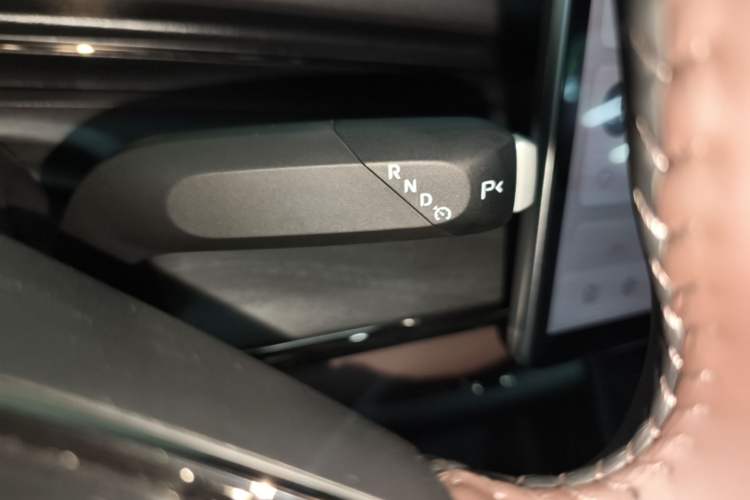 Used CHANGAN NEVO A07 2025 Blue Whale Range-Extending Model 140 Elite Version Gear Lever