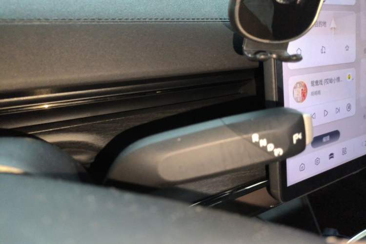 Used CHANGAN NEVO A07 2025 Pure Electric "True Fragrance" Edition 625 Flagship Model Gear Lever