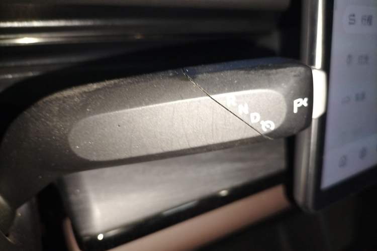 Used CHANGAN NEVO A07 2025 Range-Extended "Truly Delicious" 140 Elite Version Gear Lever