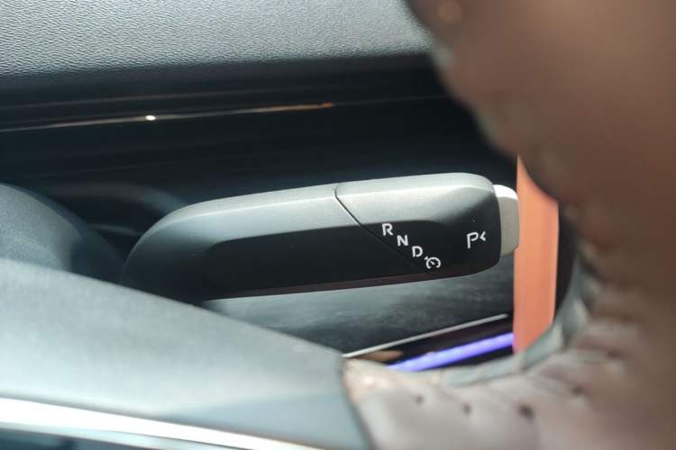 Used CHANGAN NEVO A07 2025 Range-Extended "True Fragrant" Edition 230 Luxury Version Gear Lever