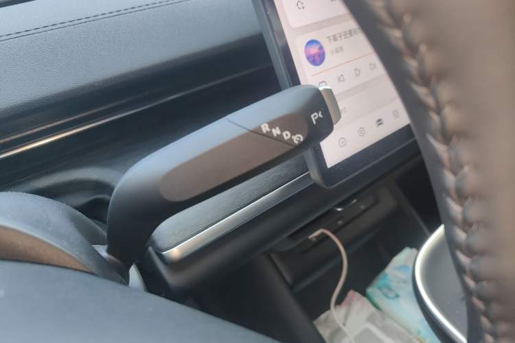 Used CHANGAN NEVO A07 2025 All-Electric "True Fragrance" Edition 710-Mile Long-Range Version Gear Lever