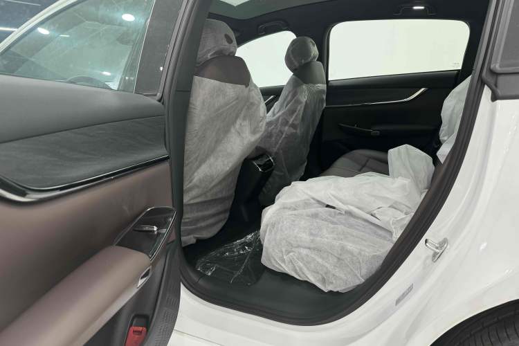 Used CHANGAN NEVO A07 2025 Blue Whale Range-Extending Model 140 Elite Version Interior 3
