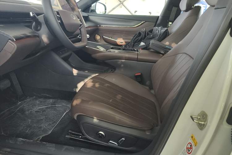 Used CHANGAN NEVO A07 2025 Blue Whale Range-Extending Version 230 Flagship Model Left Front Seat