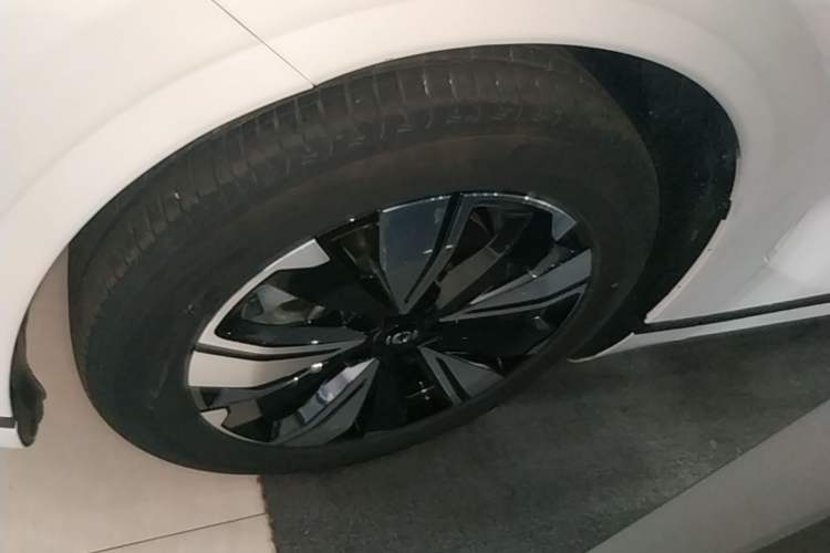 Used CHANGAN NEVO A07 2025 All-Electric "Real Bargain" 525 Luxury Model Left Front Wheel Hub