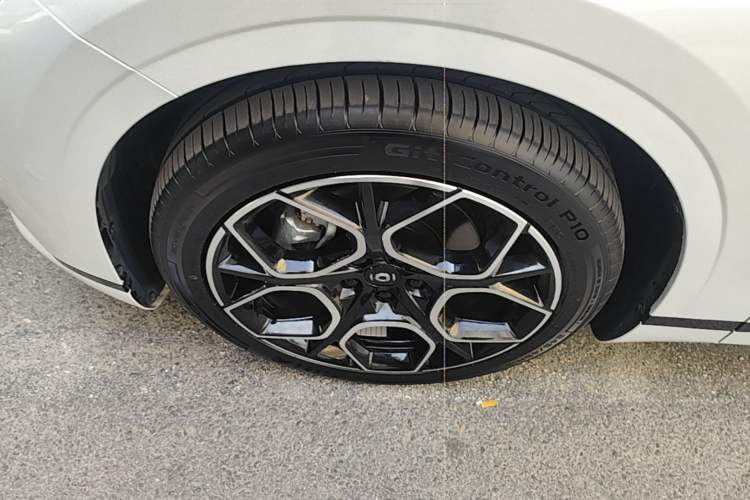 Used CHANGAN NEVO A07 2025 Pure Electric "True Fragrance" Edition 625 Flagship Model Left Front Wheel Hub