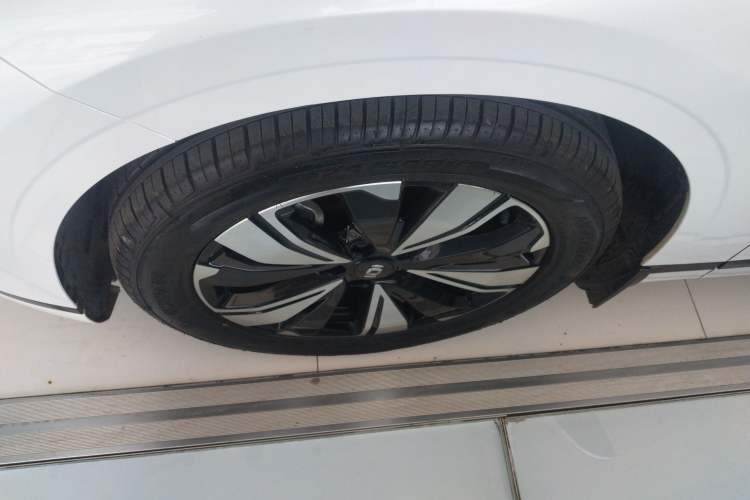 Used CHANGAN NEVO A07 2025 All-Electric "Real Bargain" 525 Luxury Model Left Front Wheel Hub