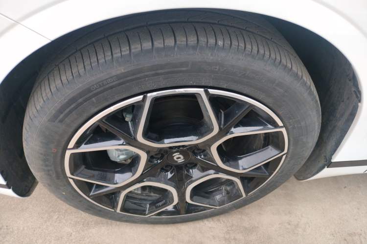 Used CHANGAN NEVO A07 2025 Blue Whale Extended-Range 230 Prestige Model Left Front Wheel Hub