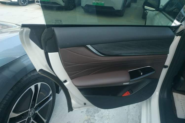 Used CHANGAN NEVO A07 2025 Pure Electric "True Fragrance" Edition 625 Flagship Model Left Rear Door Interior