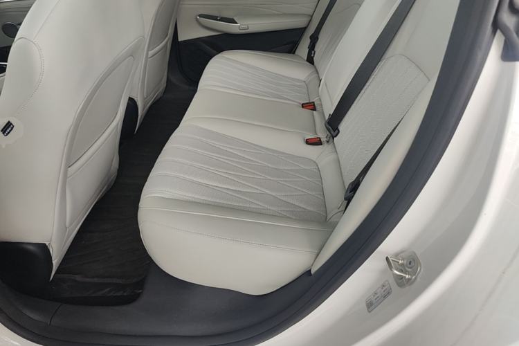 Used CHANGAN NEVO A07 2025 Blue Whale Pure Electric 625 Flagship Model Left Rear Seat