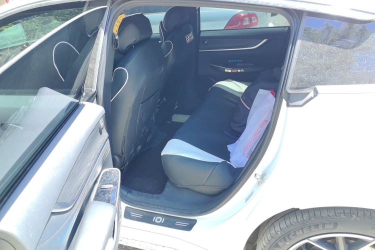 Used CHANGAN NEVO A07 2025 All-Electric "True Fragrance" Edition 710-Mile Long-Range Version Left Rear Seat
