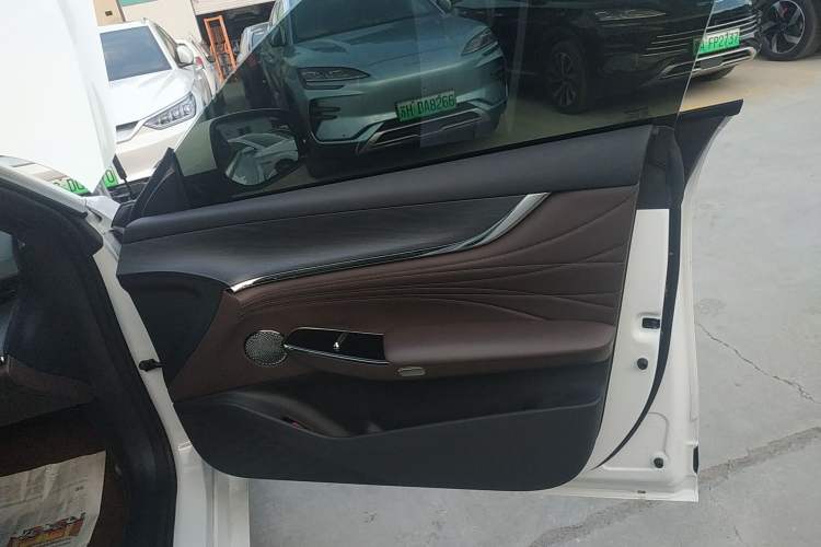 Used CHANGAN NEVO A07 2025 Pure Electric "True Fragrance" Edition 625 Flagship Model Right Front Door Interior