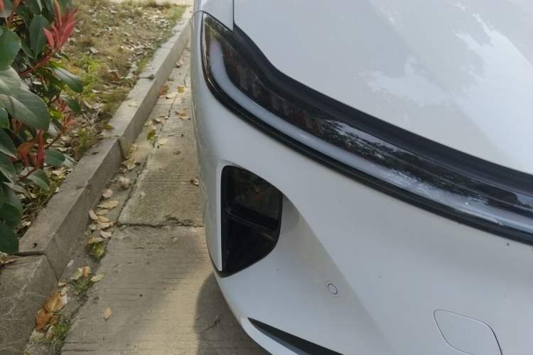 Used CHANGAN NEVO A07 2025 Range-Extended "True Fragrant" Edition 230 Premium Version Right Front Headlight