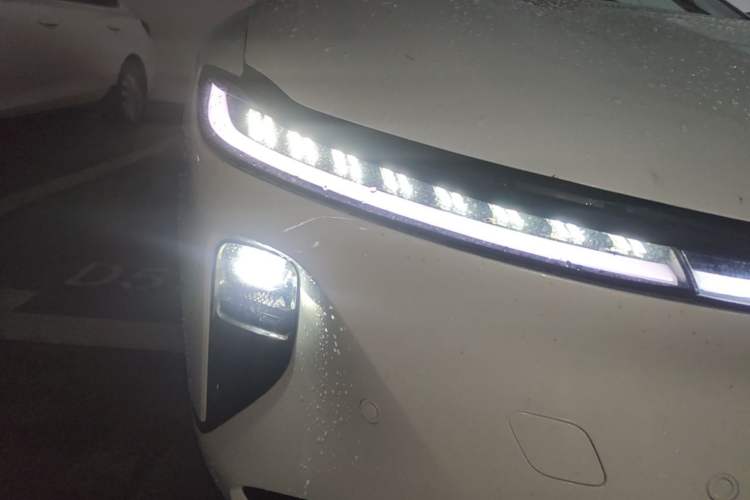 Used CHANGAN NEVO A07 2025 Pure Electric "True Fragrance" Edition 625 Flagship Model Right Front Headlight