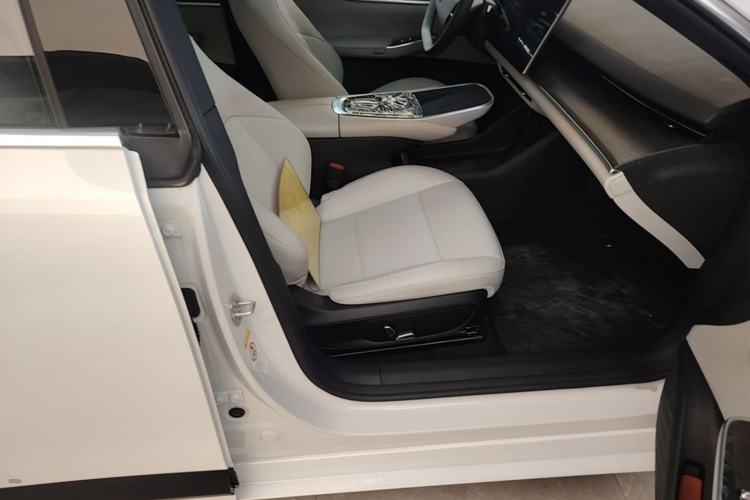 Used CHANGAN NEVO A07 2025 Blue Whale Range-Extending Model 140 Elite Version Right Front Seat