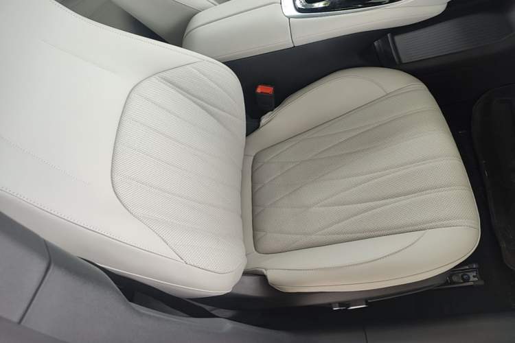 Used CHANGAN NEVO A07 2025 Blue Whale Pure Electric 625 Flagship Model Right Front Seat