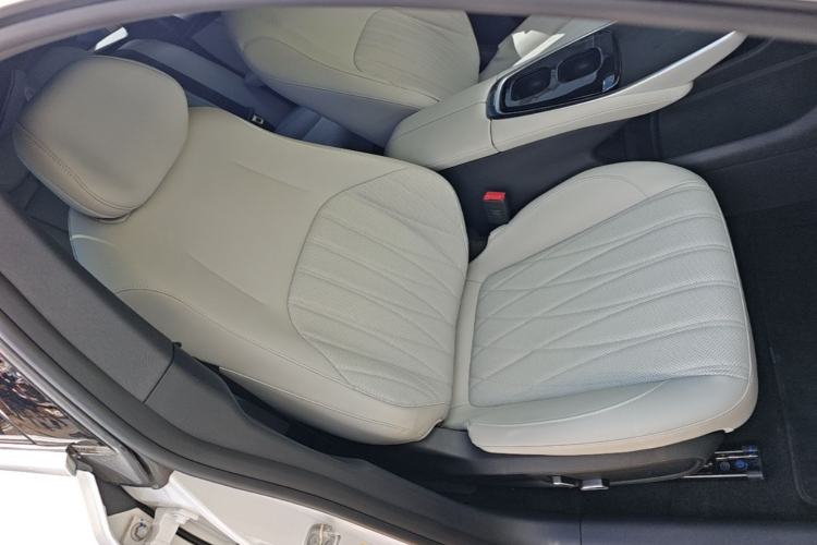 Used CHANGAN NEVO A07 2025 All-Electric "True Fragrance" Edition 710-Mile Long-Range Version Right Front Seat