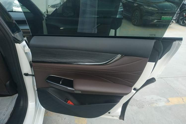 Used CHANGAN NEVO A07 2025 Pure Electric "True Fragrance" Edition 625 Flagship Model Right Rear Door Interior