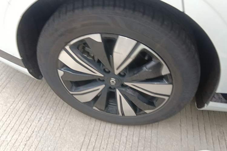 Used CHANGAN NEVO A07 2025 Range-Extended "Truly Delicious" 140 Elite Version Right Rear Wheel Hub