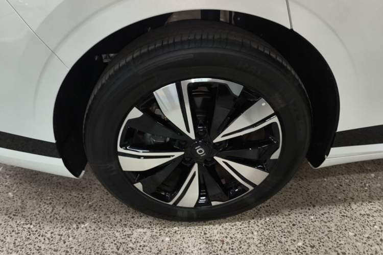 Used CHANGAN NEVO A07 2025 Blue Whale Range-Extending Model 140 Elite Version Right Rear Wheel Hub