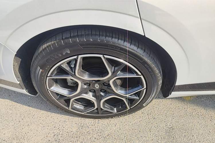 Used CHANGAN NEVO A07 2025 Pure Electric "True Fragrance" Edition 625 Flagship Model Right Rear Wheel Hub