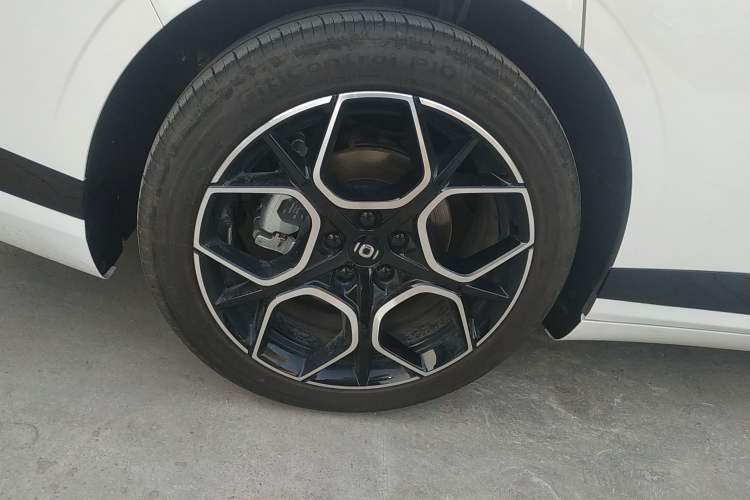 Used CHANGAN NEVO A07 2025 Pure Electric "True Fragrance" Edition 625 Flagship Model Right Rear Wheel Hub