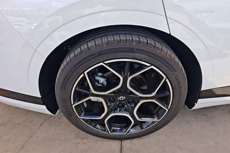 Used CHANGAN NEVO A07 2025 All-Electric "True Fragrance" Edition 710-Mile Long-Range Version Right Rear Wheel Hub