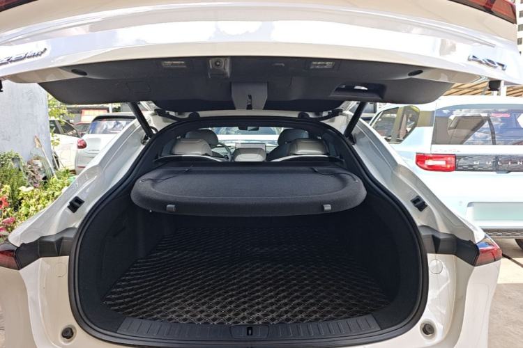 Used CHANGAN NEVO A07 2025 All-Electric "True Fragrance" Edition 710-Mile Long-Range Version Trunk