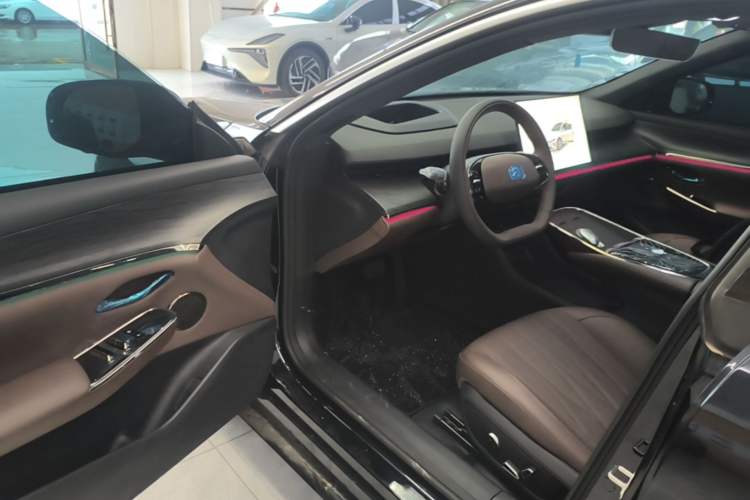 Used CHANGAN NEVO A07 2026 Model Ultra-Long Blue Whale Pure Electric 730 Flagship Edition Driver Seat