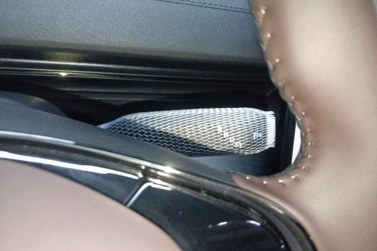 Used CHANGAN NEVO A07 2026 Model Ultra-Long Blue Whale Range-Extending 310 Luxury Edition Gear Lever
