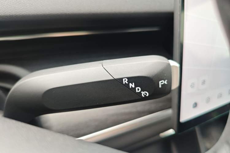 Used CHANGAN NEVO A07 2026 Model Ultra-Long Blue Whale Range-Extending 310 Flagship Edition Gear Lever