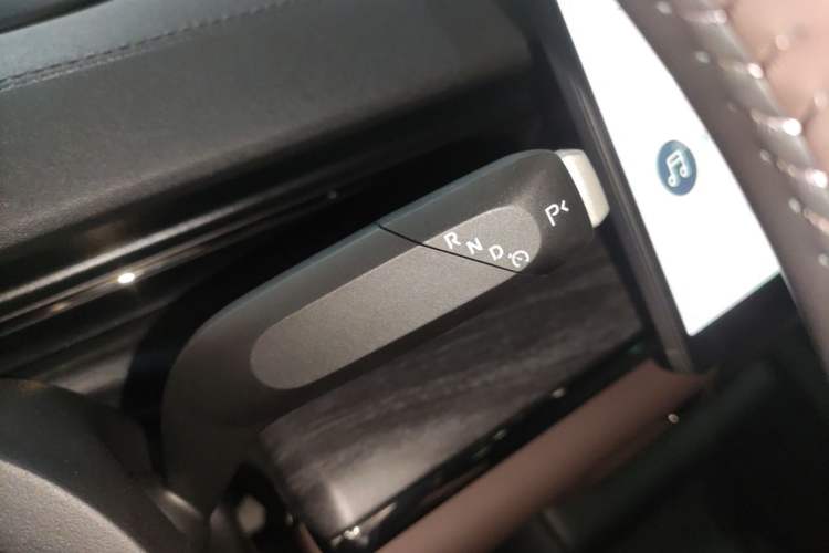 Used CHANGAN NEVO A07 2026 Model Ultra-Long Blue Whale Range-Extending 310 Flagship Edition Gear Lever