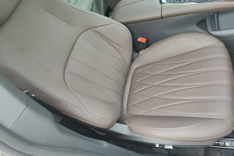 Used CHANGAN NEVO A07 2026 Model Ultra-Long Blue Whale Range-Extending 310 Flagship Edition Right Front Seat
