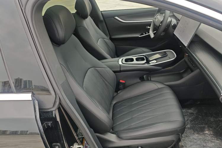 Used CHANGAN NEVO A07 2026 Model Ultra-Long Blue Whale Range-Extending 310 Flagship Edition Right Front Seat