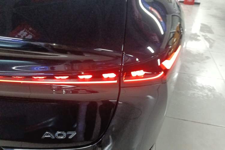 Used CHANGAN NEVO A07 2026 Model Ultra-Long Blue Whale Range-Extending 310 Luxury Edition Right Rear Taillight
