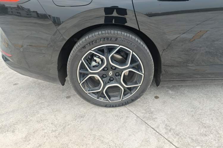 Used CHANGAN NEVO A07 2026 Model Ultra-Long Blue Whale Range-Extending 310 Flagship Edition Right Rear Wheel Hub