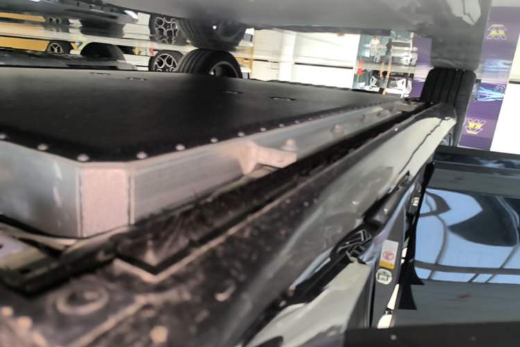 Used CHANGAN NEVO A07 2026 Model Ultra-Long Blue Whale Pure Electric 730 Flagship Edition Right Side Sill