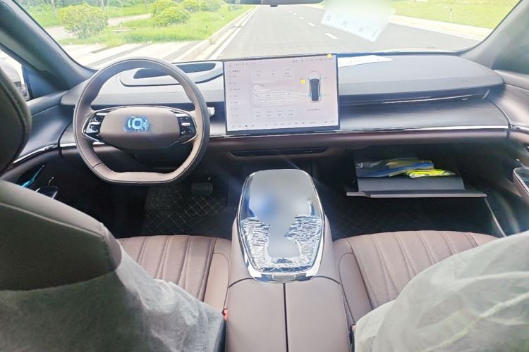Used CHANGAN NEVO A07 2026 Model Ultra-Long Blue Whale Pure Electric 730 Flagship Edition Center Console