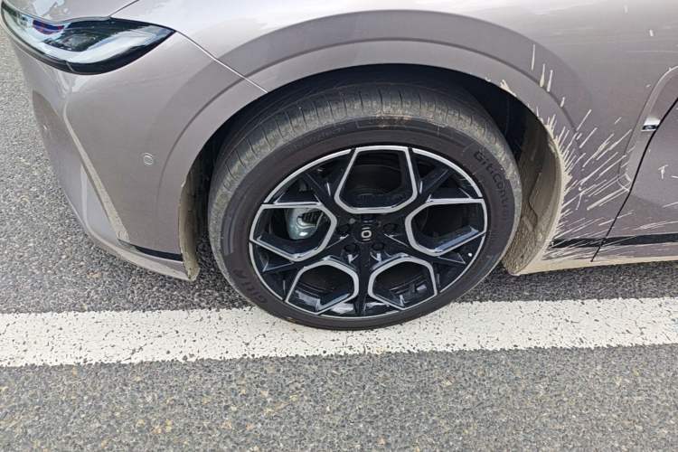 Used CHANGAN NEVO A07 2026 Model Ultra-Long Blue Whale Pure Electric 730 Luxury Edition Left Front Wheel Hub