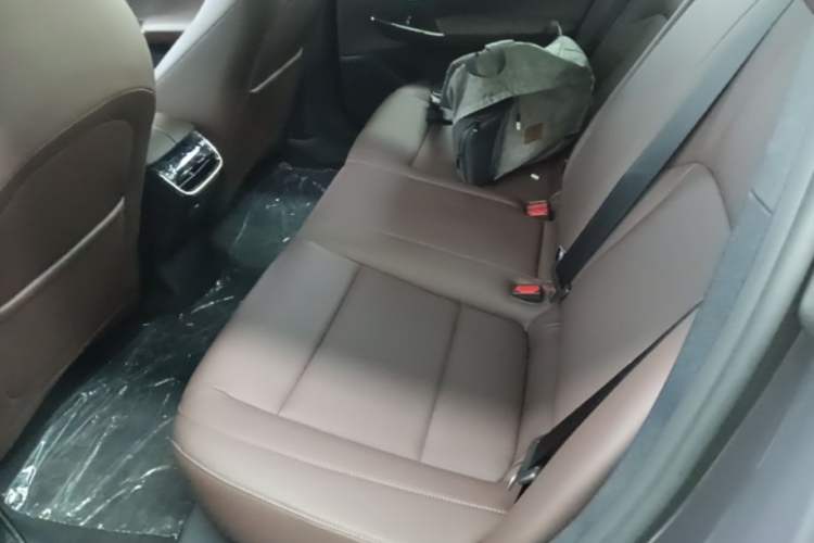 Used CHANGAN NEVO A07 2026 Model Ultra-Long Blue Whale Pure Electric 730 Luxury Edition Left Rear Seat