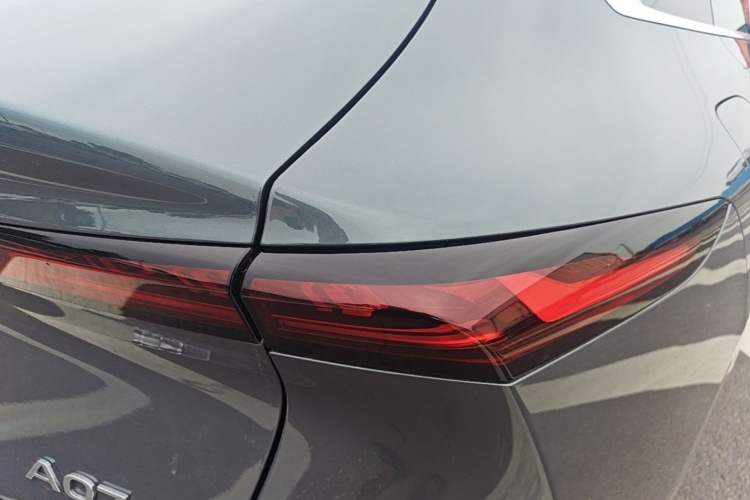 Used CHANGAN NEVO A07 2026 Model Ultra-Long Blue Whale Range-Extending 310 Luxury Edition Right Rear Taillight