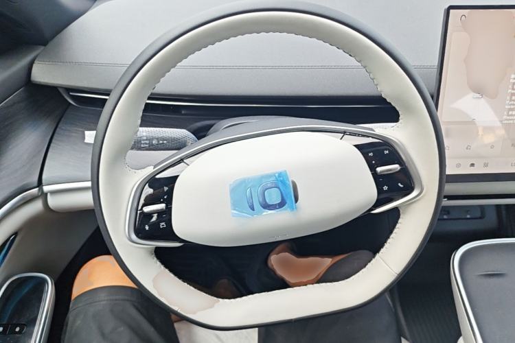 Used CHANGAN NEVO A07 2026 Model Ultra-Long Blue Whale Pure Electric 730 Luxury Edition Steering Wheel